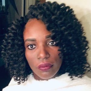 Meet your Posher, Carolyn